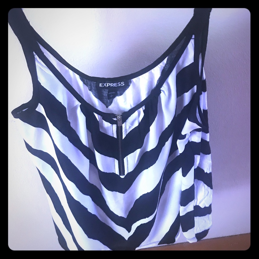 Cute black and white express top